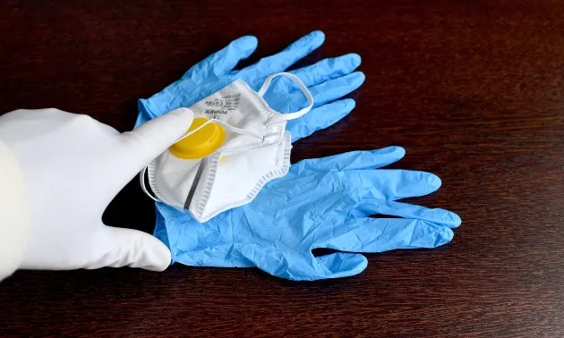 Formació i Treball ha demanat més guants, mascaretes i mesures de prevenció.