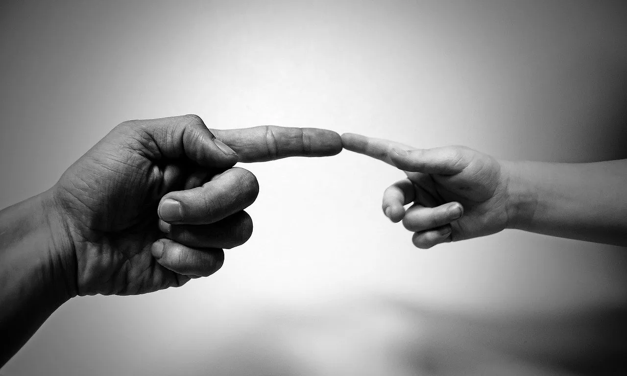 La distància dificulta la comunicació però va bé comptar amb protocols perquè la informació flueixi.