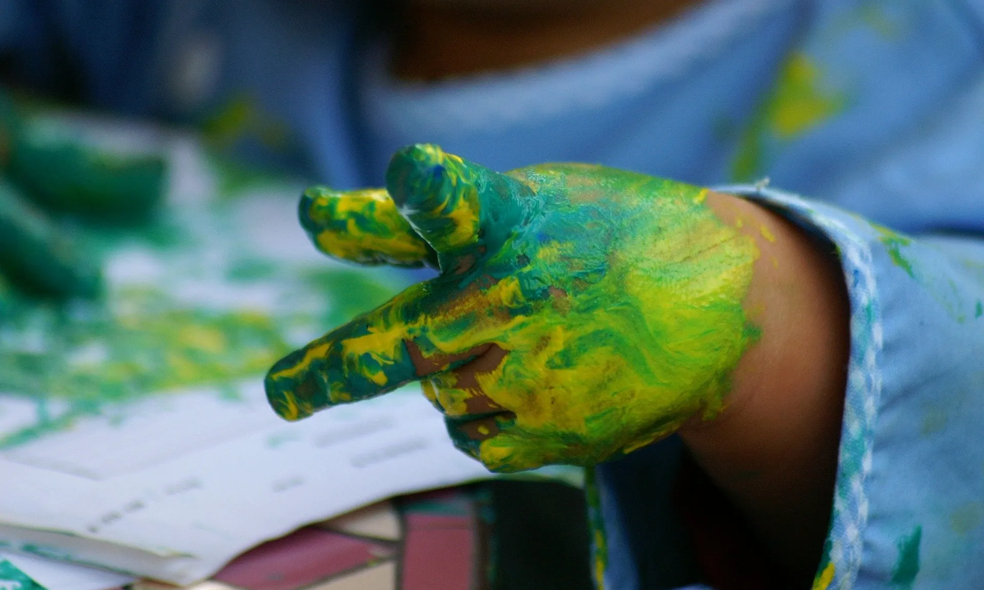 Les manualitats ajuden als nens i nenes en el seu aprenentatge.
