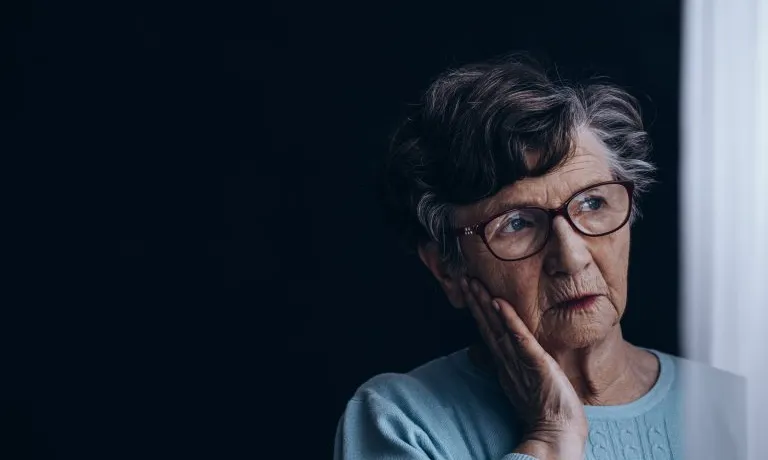 Alzheimer Catalunya dona recursos per facilitar la gestió emocional amb les persones grans.