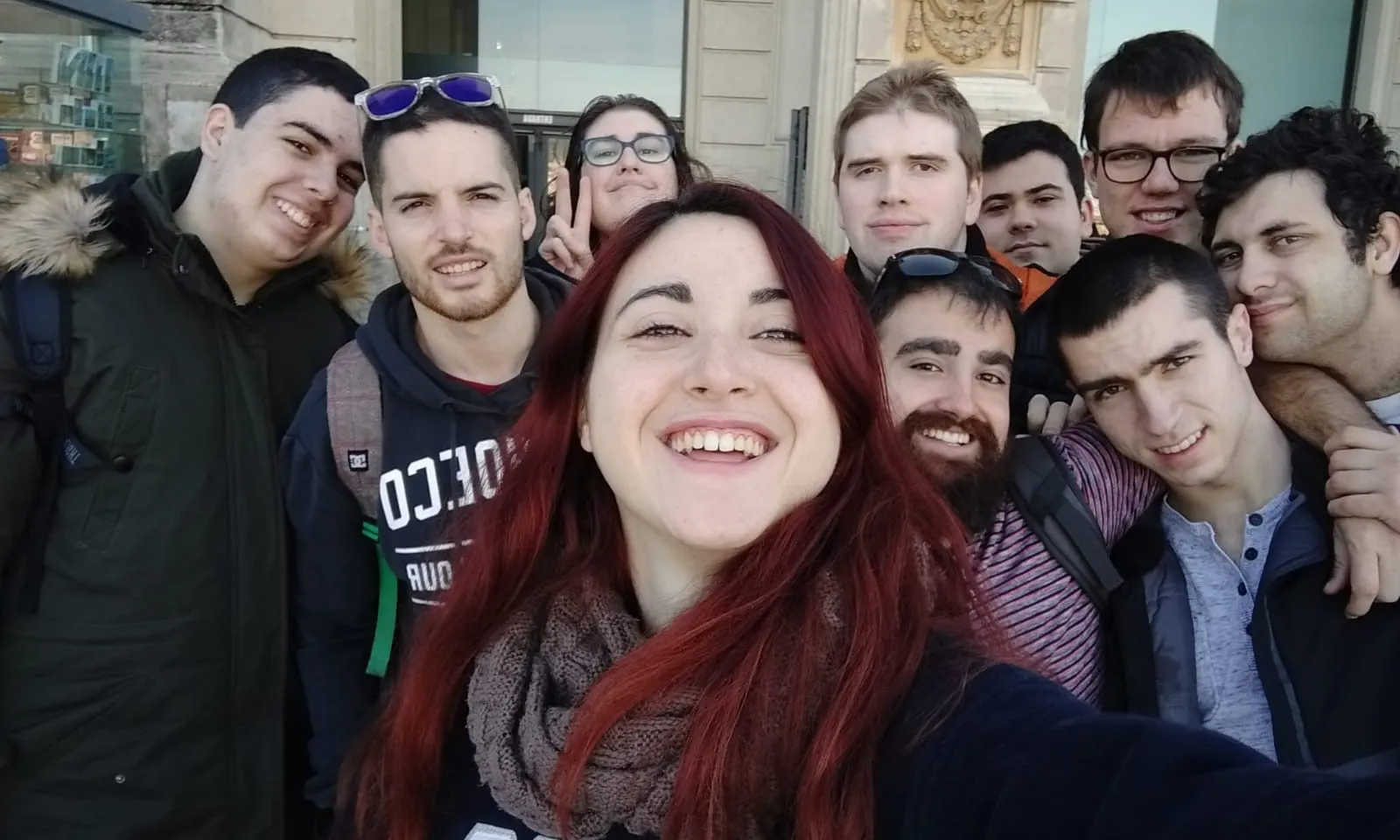 Va néixer l’any 2004 gràcies a la força i a la dedicació de Carme Canals, mare d’un noi amb síndrome d’Asperger, que volia donar-li eines i un espai on créixer personal i socialment. Font: Fundació Friends.