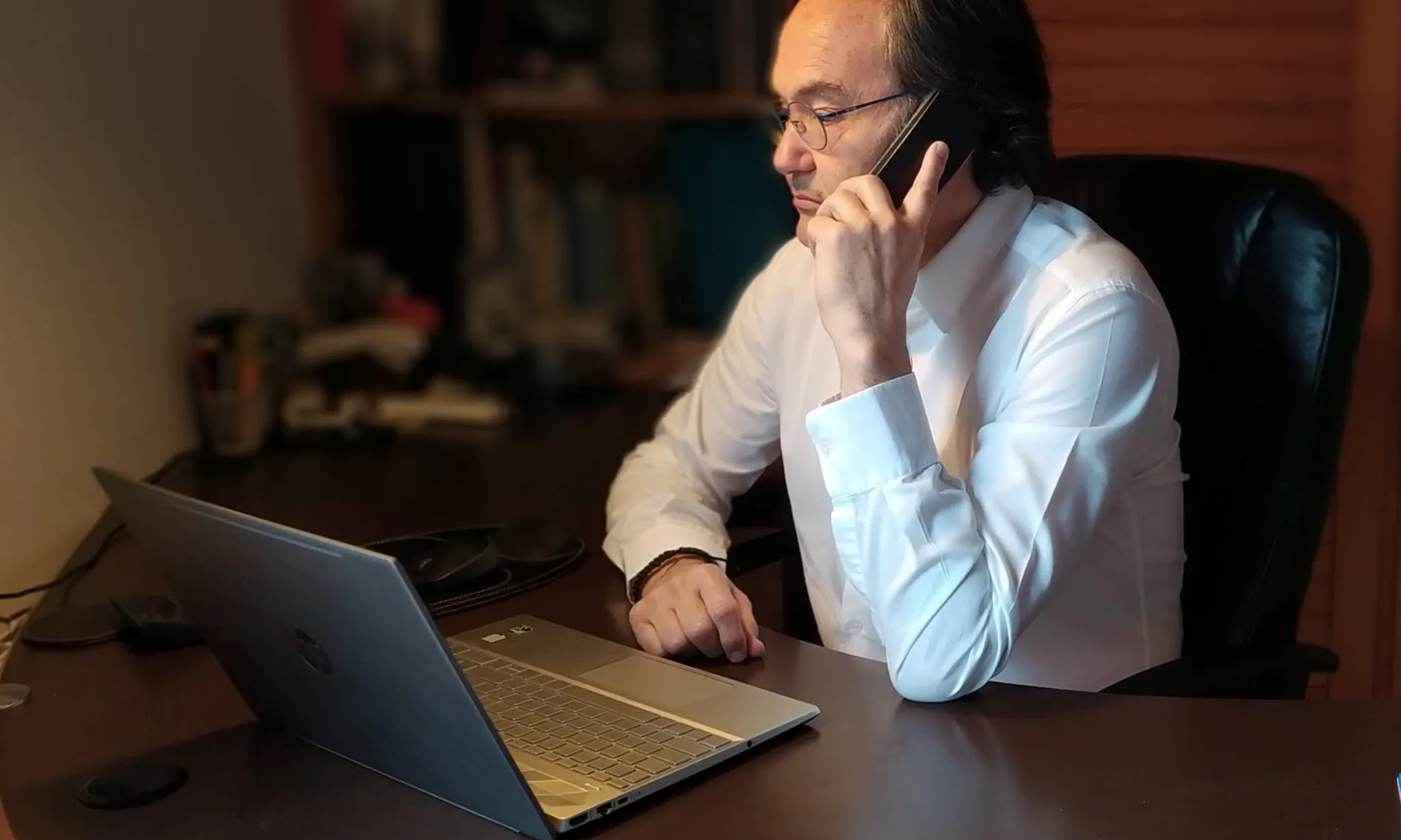 El servei compta amb més de 200 voluntaris i dona servei les 24 hores, 365 dies l'any.