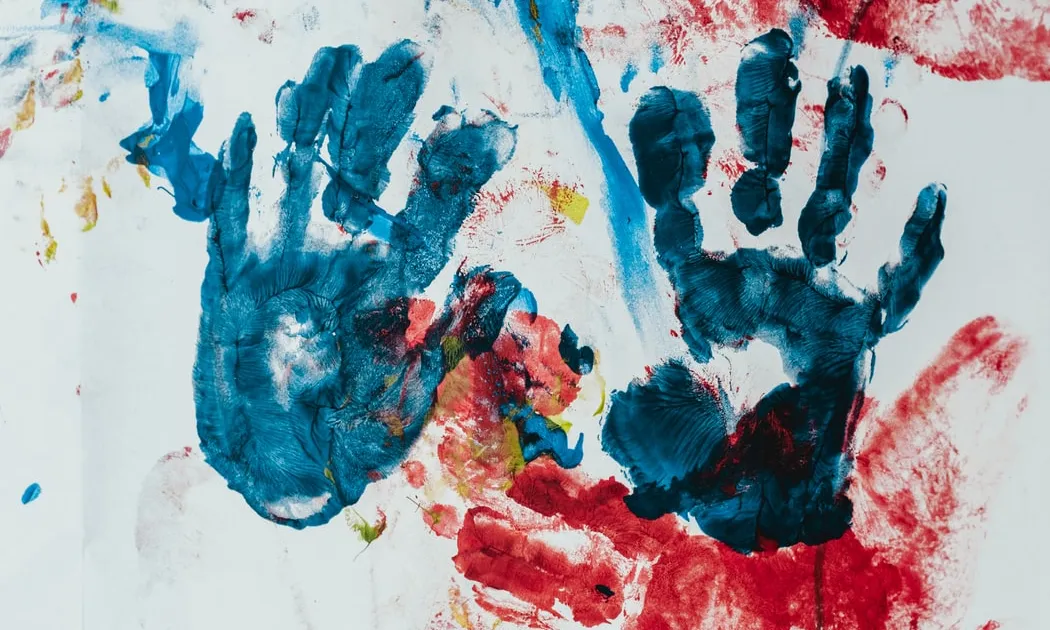 L’entitat realitzarà tallers d’educació emocional, perquè els infants puguin expressar tot el que han viscut durant el confinament. Font: Unsplash.