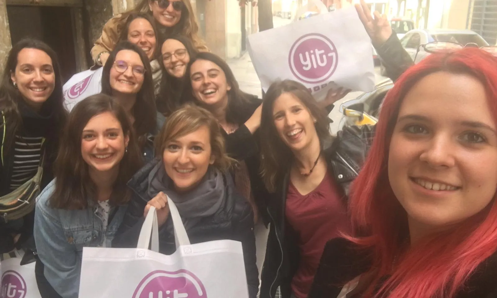 Membres de l'associació Young IT Girls