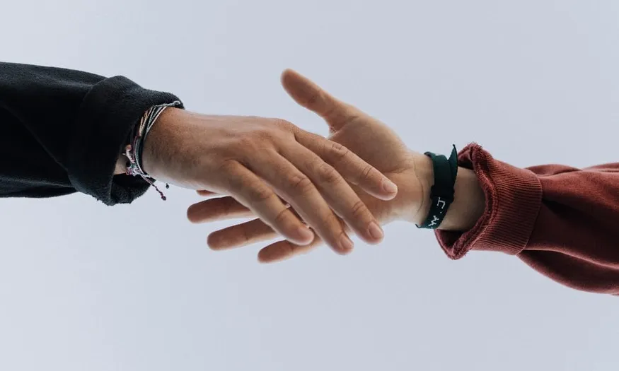 Excepcionalment i fins al 31 de desembre de 2020, el Consell Rector i les comissions delegades es poden reunir i adoptar acords per mitjà de videoconferència. Font: Unsplash.