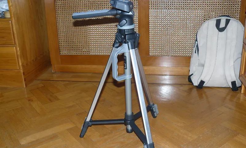 Fotografia d'un tripode. Imatge de Manuel Cernuda. Llicència d'ús CC BY 2.0.