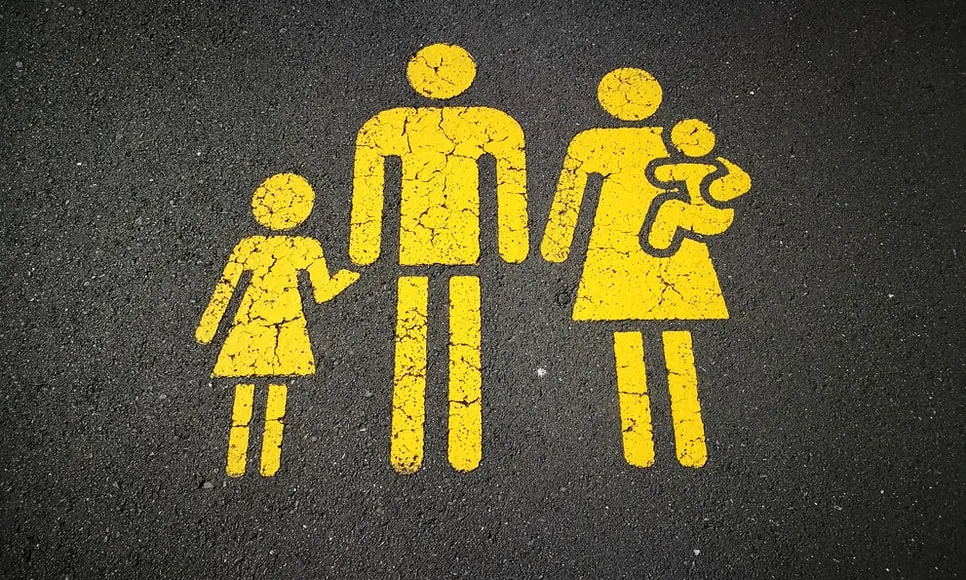 La prestació es pot demanar tant individualment com per unitat familiar. Font: Unsplash.
