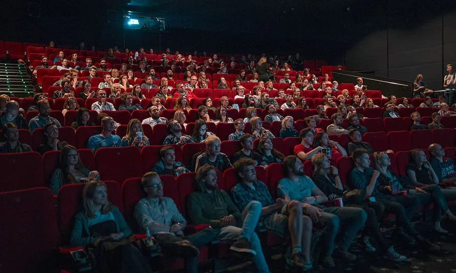Moltes entitats i cineclubs veuen difícil la reobertura a curt termini pels límits d'aforament.