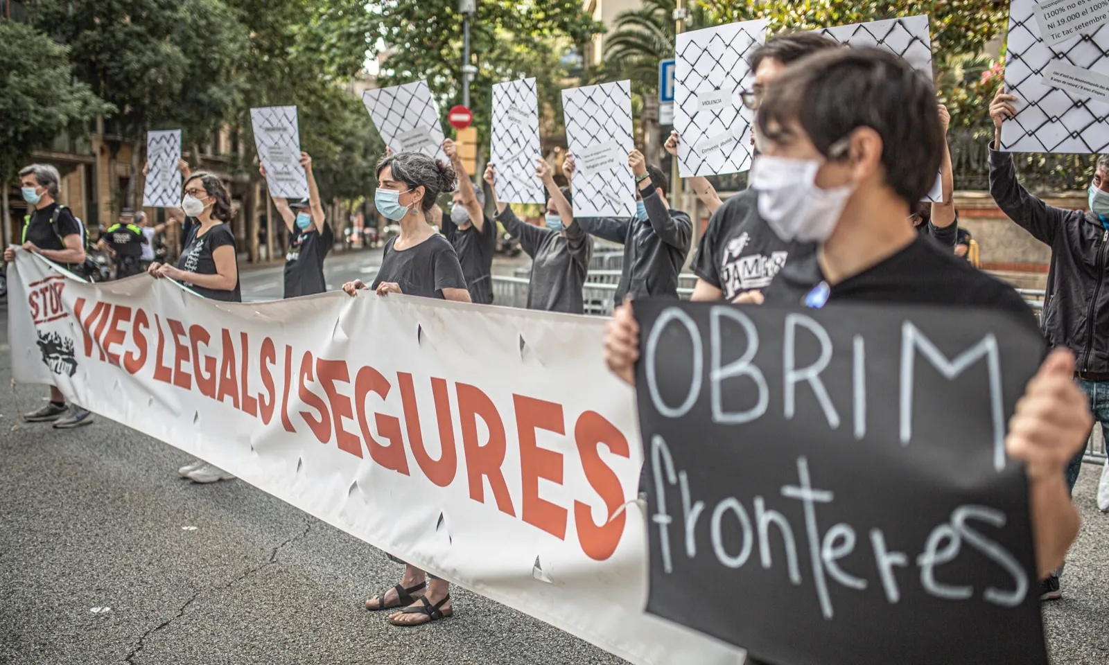 Des de Stop Mare Mortum treballen a través de tres àrees: la sensibilització, la incidència política i la mobilització de la població.