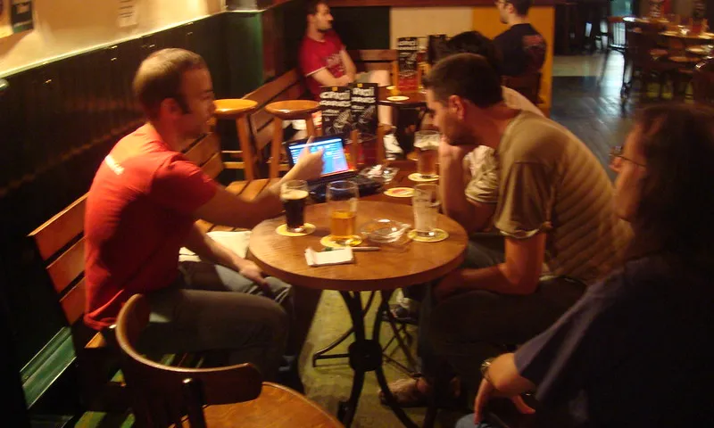 Fotografia d'una reunió de SoftCatalà. Imatge de Toni Hermoso Pulido. Llicència d'ús CC BY SA 2.0