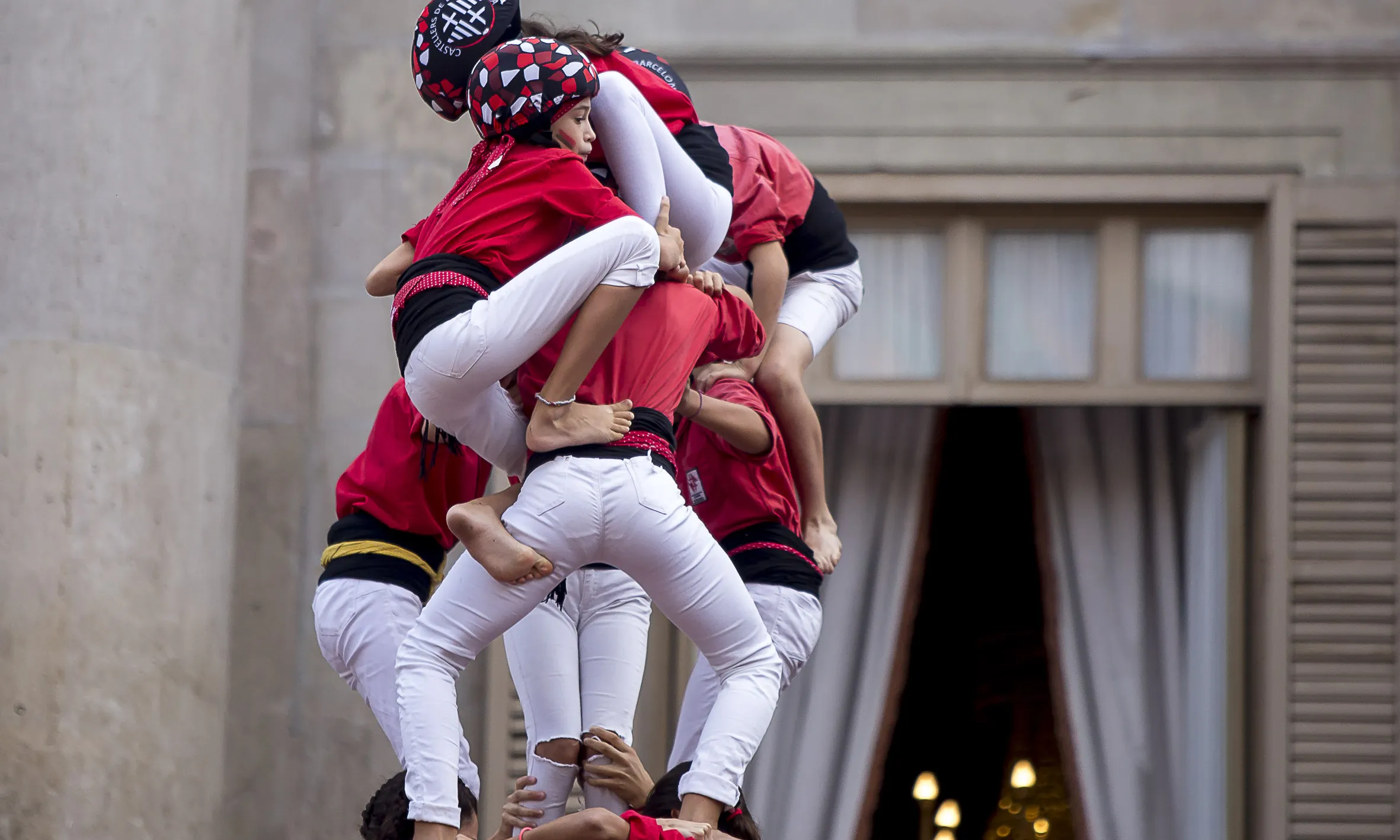 Els valors castellers van molt més enllà del món casteller. Font: BCN Cultura Popular.