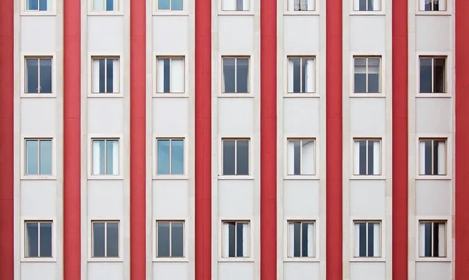 S’exigeixen polítiques que mobilitzin l’habitatge buit, sancionant aquest tipus d’habitatge i mobilitzant-lo cap al mercat lliure. Font: Unsplash.