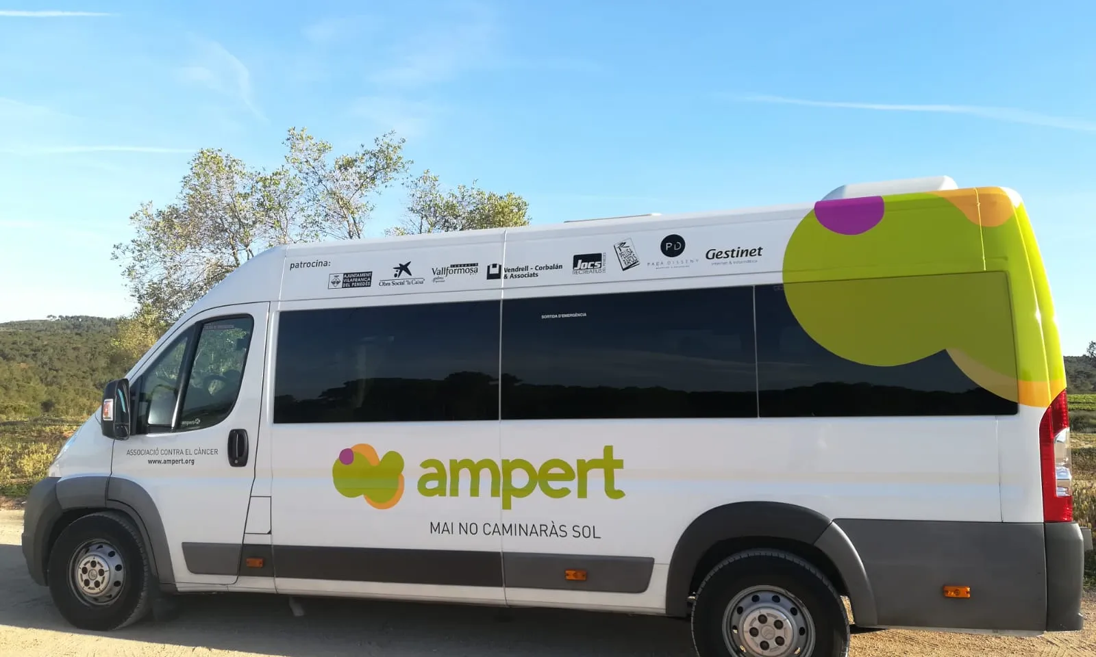 Fotografia de la furgoneta d'AMPERT. Imatge d'AMPERT.