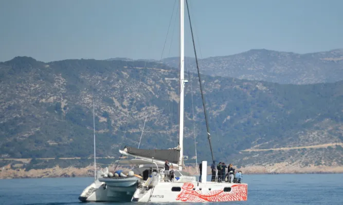 Fotografia del catamarà de Edmaktub.Imatge de Edmaktub.