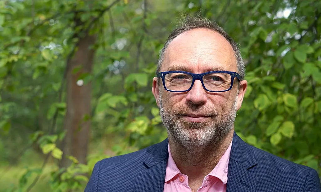 Fotografia de Jimmy Wales. Fotografia de Zachary McCune/Wikimedia Foundation. Llicència d'ús CC BY-SA 4.0