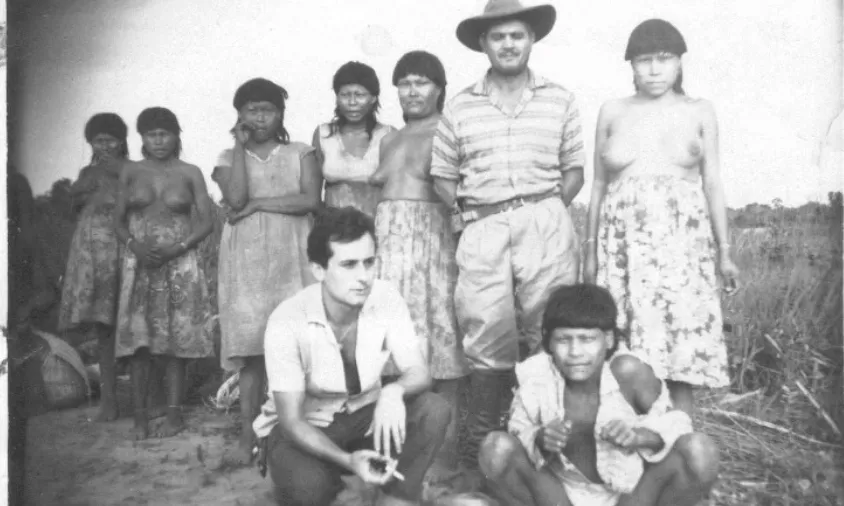 Grup de camperols i Pere Casaldàliga.