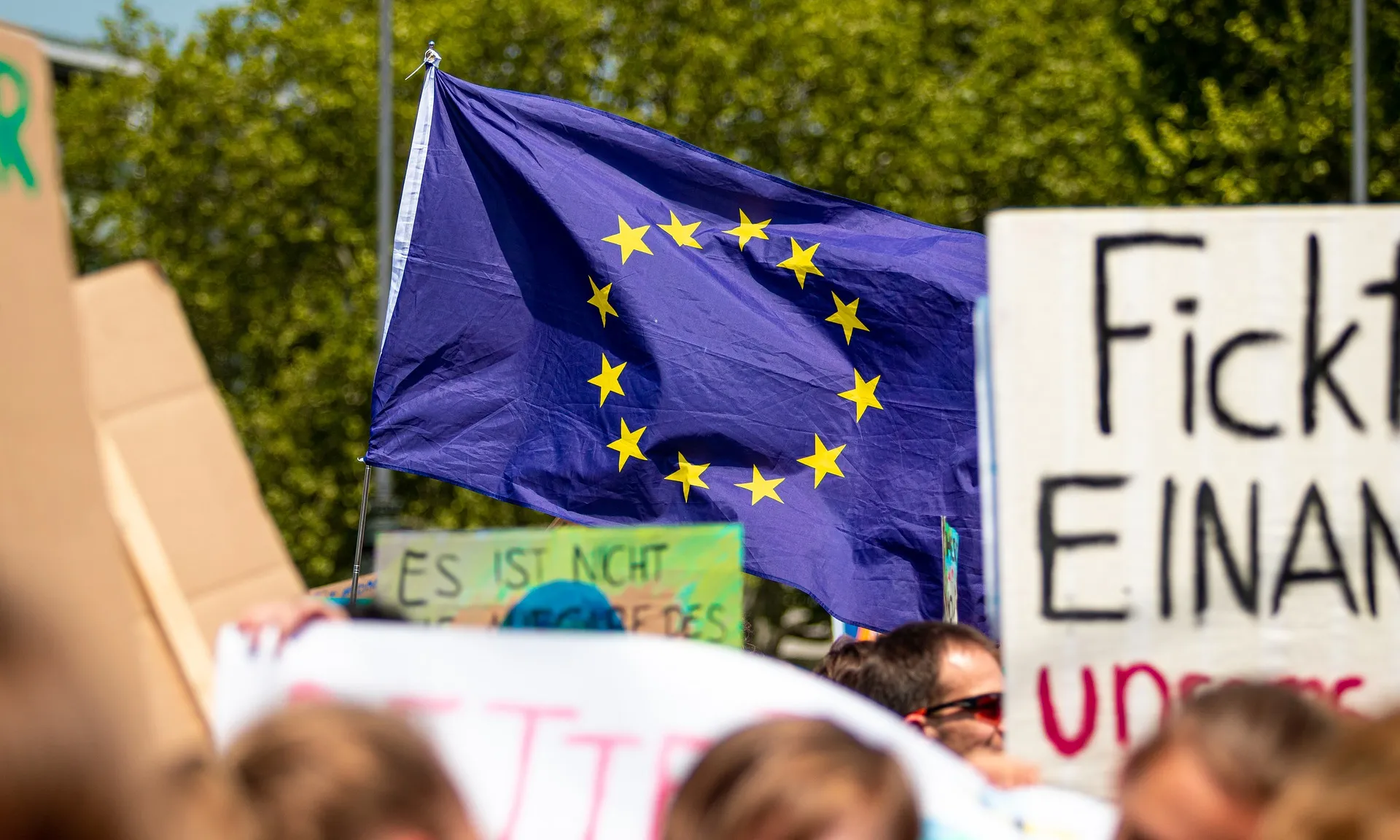 La Iniciativa Ciutadana vol reunir un milió de signatures.