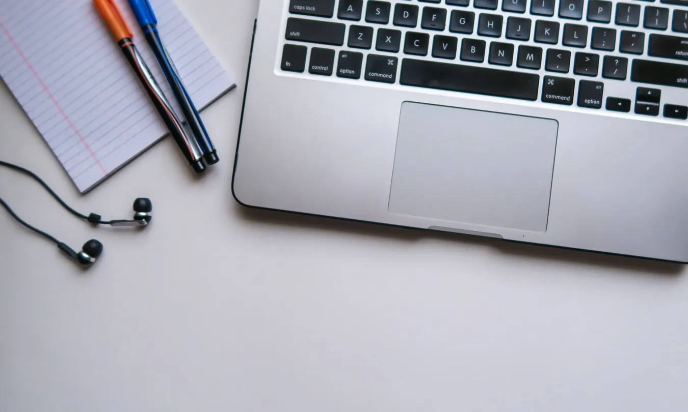 Altres com Civiciti permeten el vot secret i ponderat, amb una configuració fàcil. Font: Unsplash.