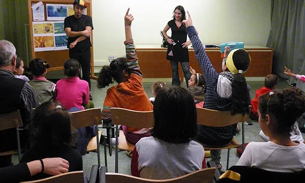 Activitat de prevenció amb infants per part de la Fundació Vicki Bernadet.