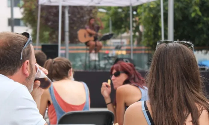 El Barri Viu Fest ofereix música en viu i activitats infantils fins al pròxim 9 d'octubre.