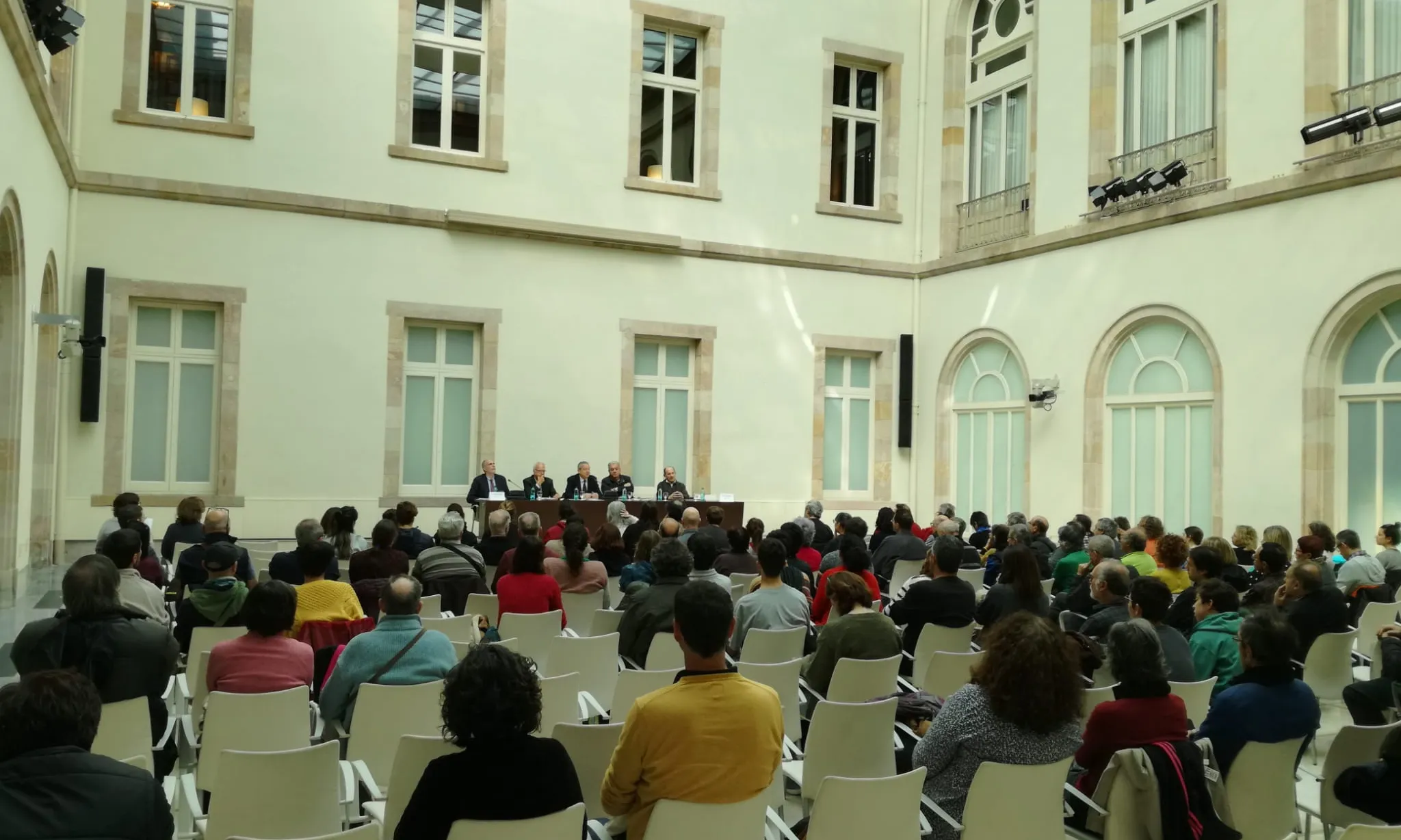 Fedataris i fedatàries a la comissió de control de la ILP Montseny al Parlament de Catalunya.