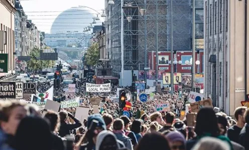 Amb més de 2.400 accions arreu del món, des de FFF volen sortir al carrer per reivindicar la necessitat d’un canvi estructural. 