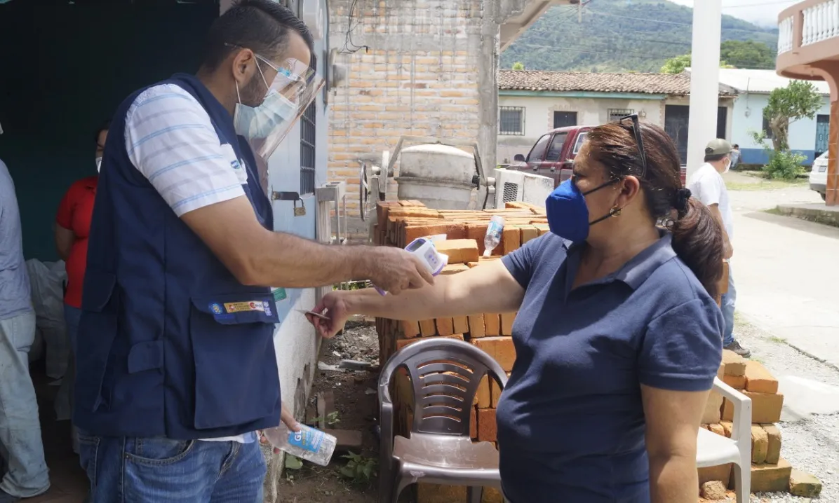 Entrega d'aliments a la Colonia Santa Clara, Ocotepeque (Hondures) per la Mancomunidad  Trinacional Fronteriza Río Lempa.