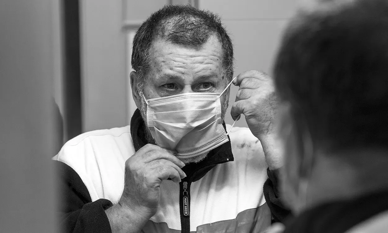 “Viure al carrer en estat d'alarma”, exposició que mostra la vida de les persones sense llar i el treball d’Arrels durant el confinament. 