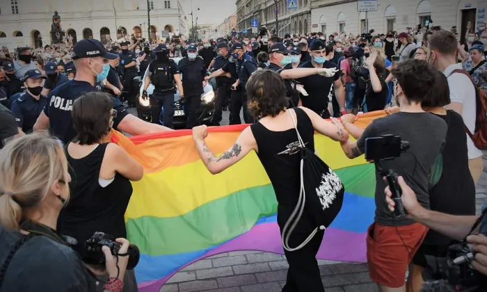 A Polònia, el govern està violant els drets fonamentals de les persones LGTBI.
