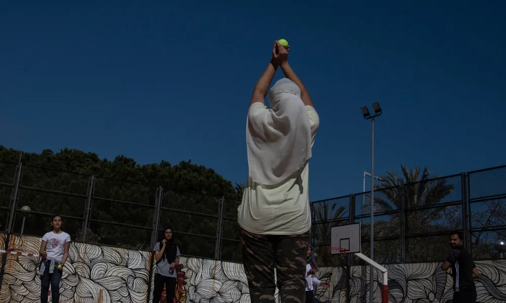 Un equip femení de críquet practica en el seu dia d'entrenament