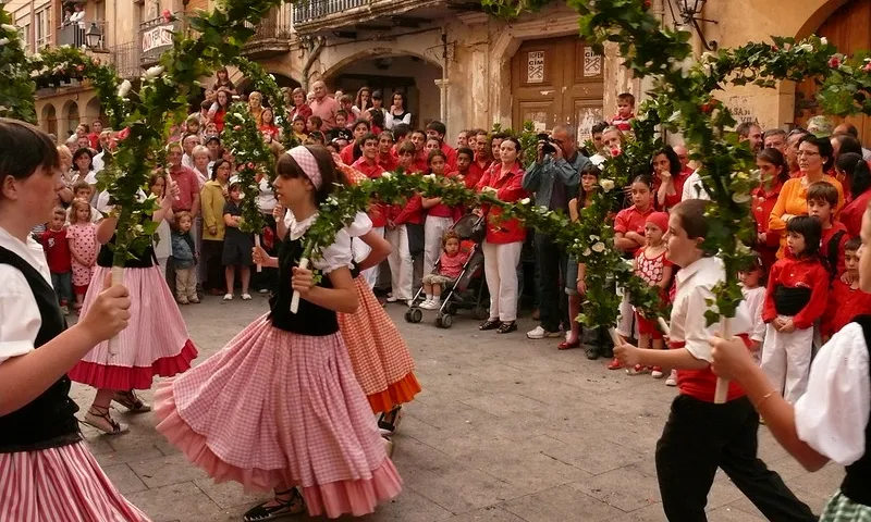 Fotografia d'un ball de cercolets. Imatge de Calafellvalo. Llicència d'ús CC BY-NC 2.0