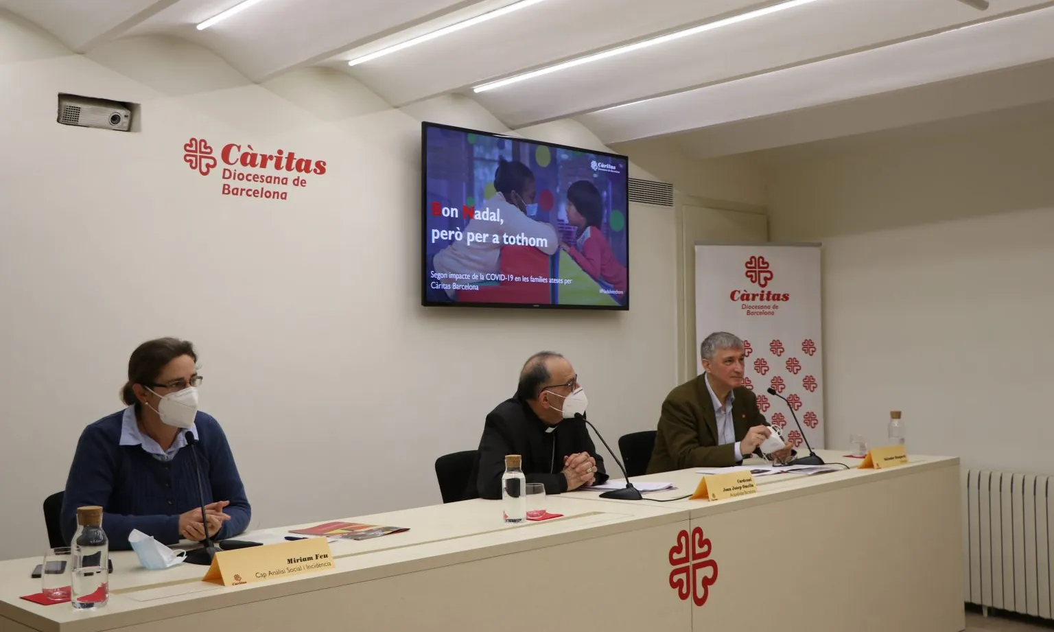 Moment a la roda de premsa de Càritas Barcelona on es van explicar les principals dades de l'informe.