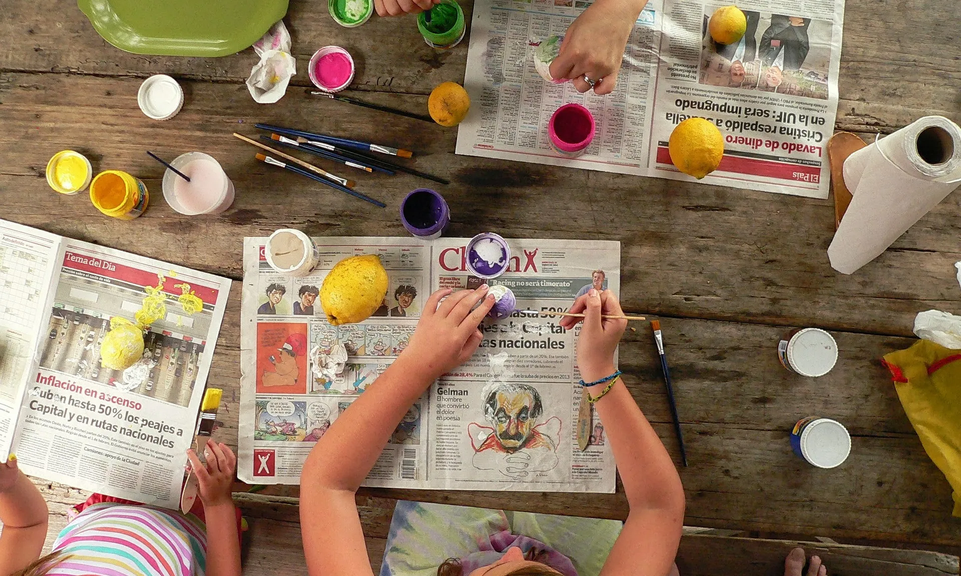 Les vacances de Nadal, Setmana Santa o estiu són perfectes per fer activitats manuals en família amb materials reciclats.