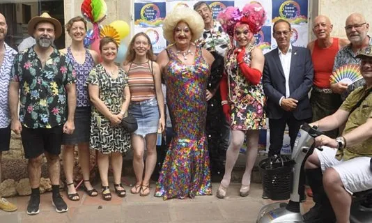 L’Associació LGTB Gay Sitges Link pretén integrar la comunitat LGTBI en el teixit social i associatiu de Sitges.