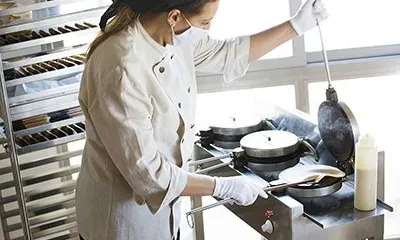 Amb la compra de les neules solidàries de la Fundació Ared s'ajuda a dones procedents de centres penitenciaris i de serveis socials.