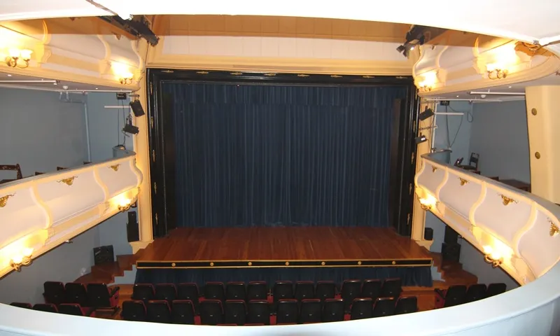 La sala de teatre del Centre Moral i Instructiu de Gràcia.