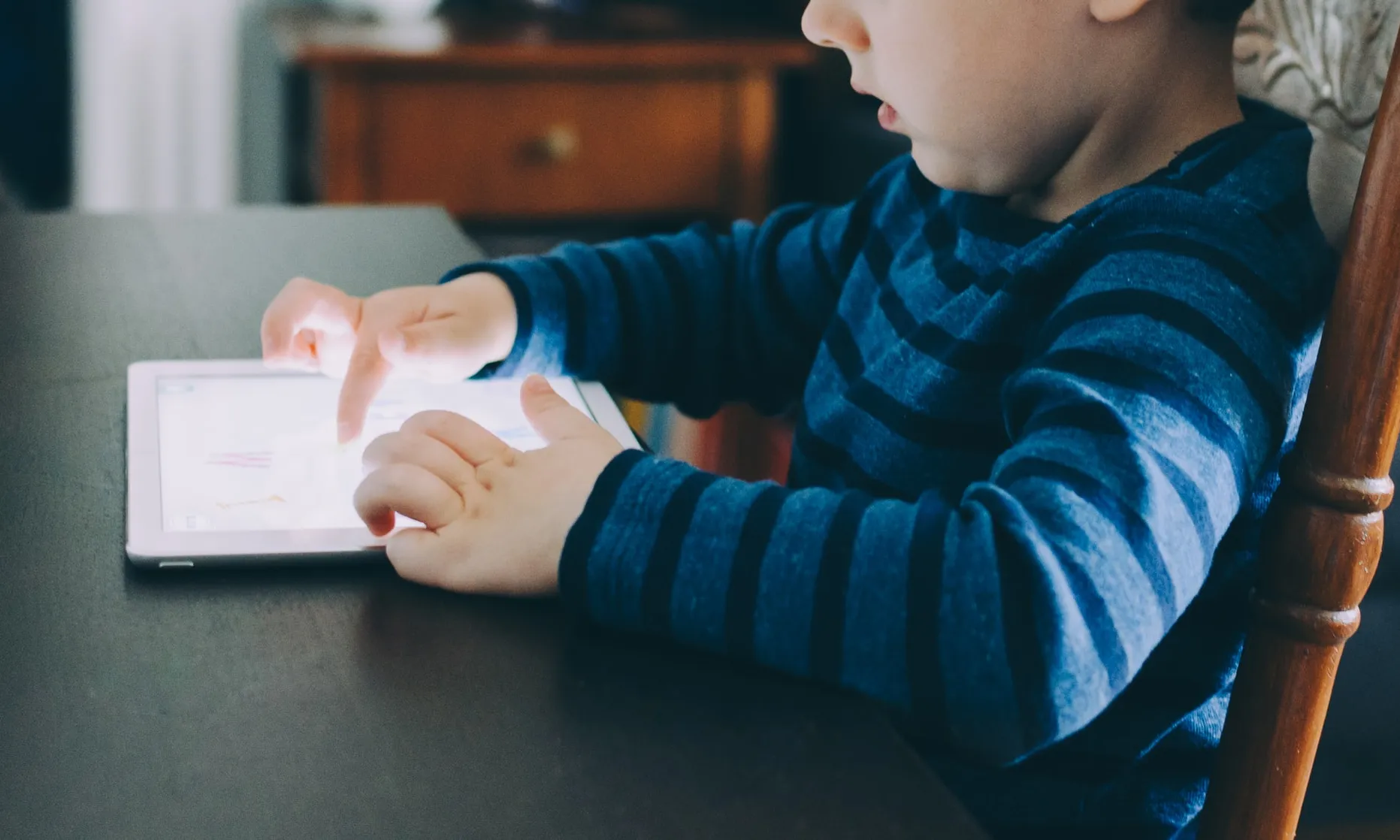 El projecte també està dirigit a la infància de les persones participants. Font: Unsplash.