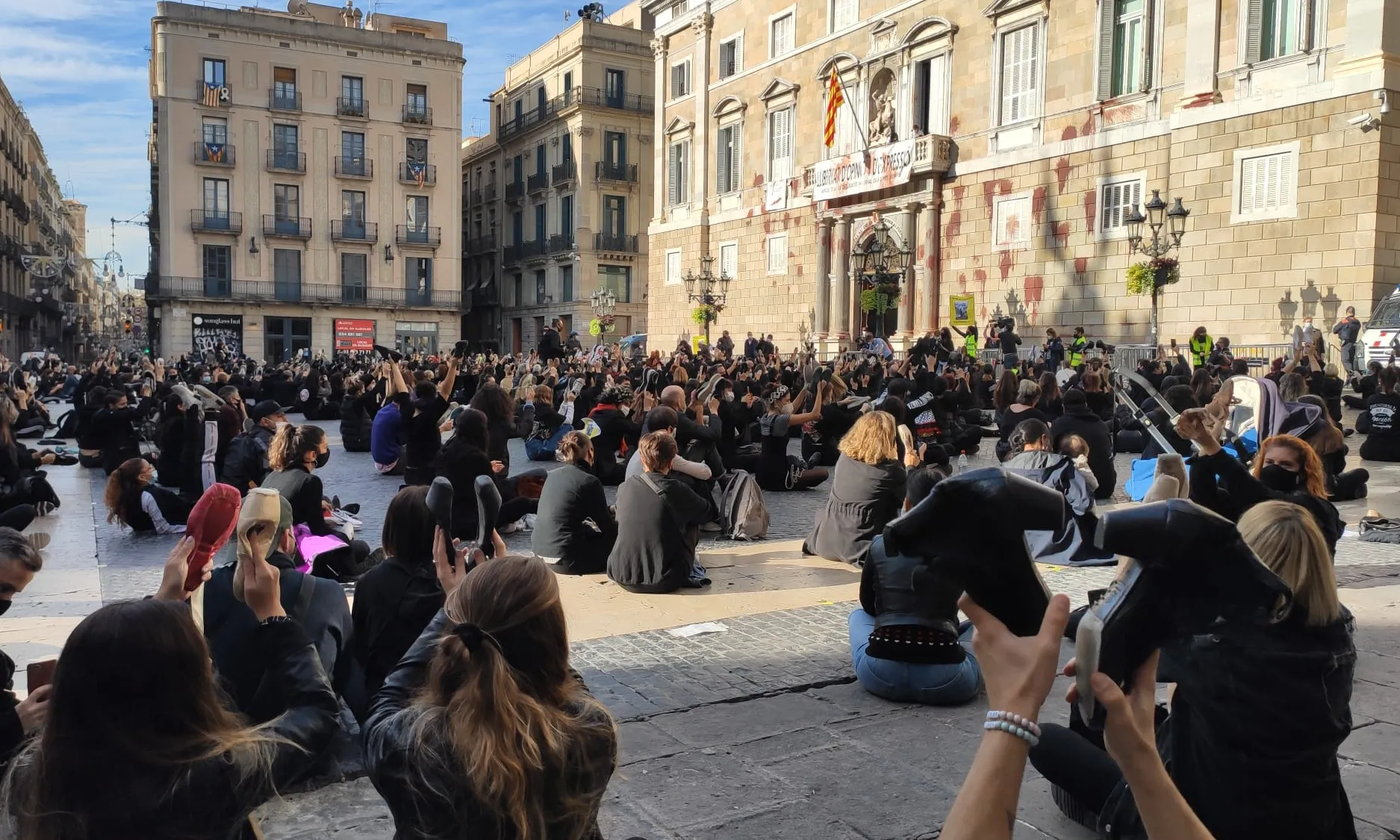 L’APCC i l’APdC exigeixen al Govern ajuts pels formadors i formadores de la dansa i el circ. 