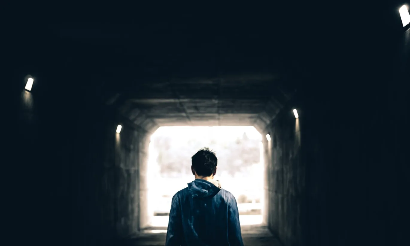 Des del projecte Pont Jove, la Fundació Servei Solidari realitza un acompanyament transversal en tots els àmbits de la vida que el jovent necessita. Font: Unsplash.