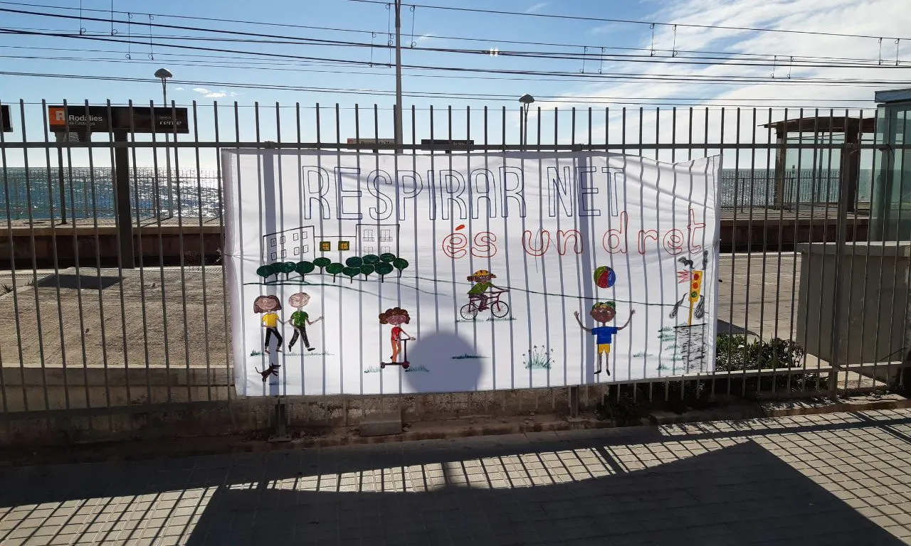 El passat diumenge 31 de gener l'entitat va dur a terme la primera concentració estàtica seguint les mesures de seguretat per la Covid-19 a l'altura de l'estació de Premià de Mar.