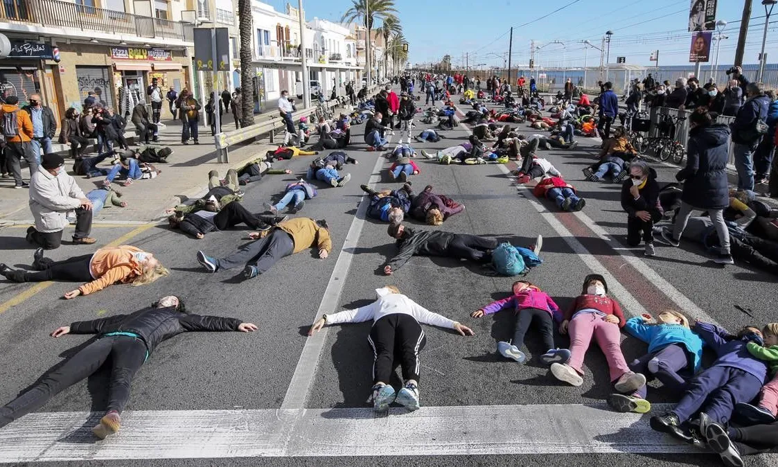 L'objectiu de la campanya és recuperar l'espai públic per a les persones i aconseguir una mobilitat més respectuosa amb el medi ambient.