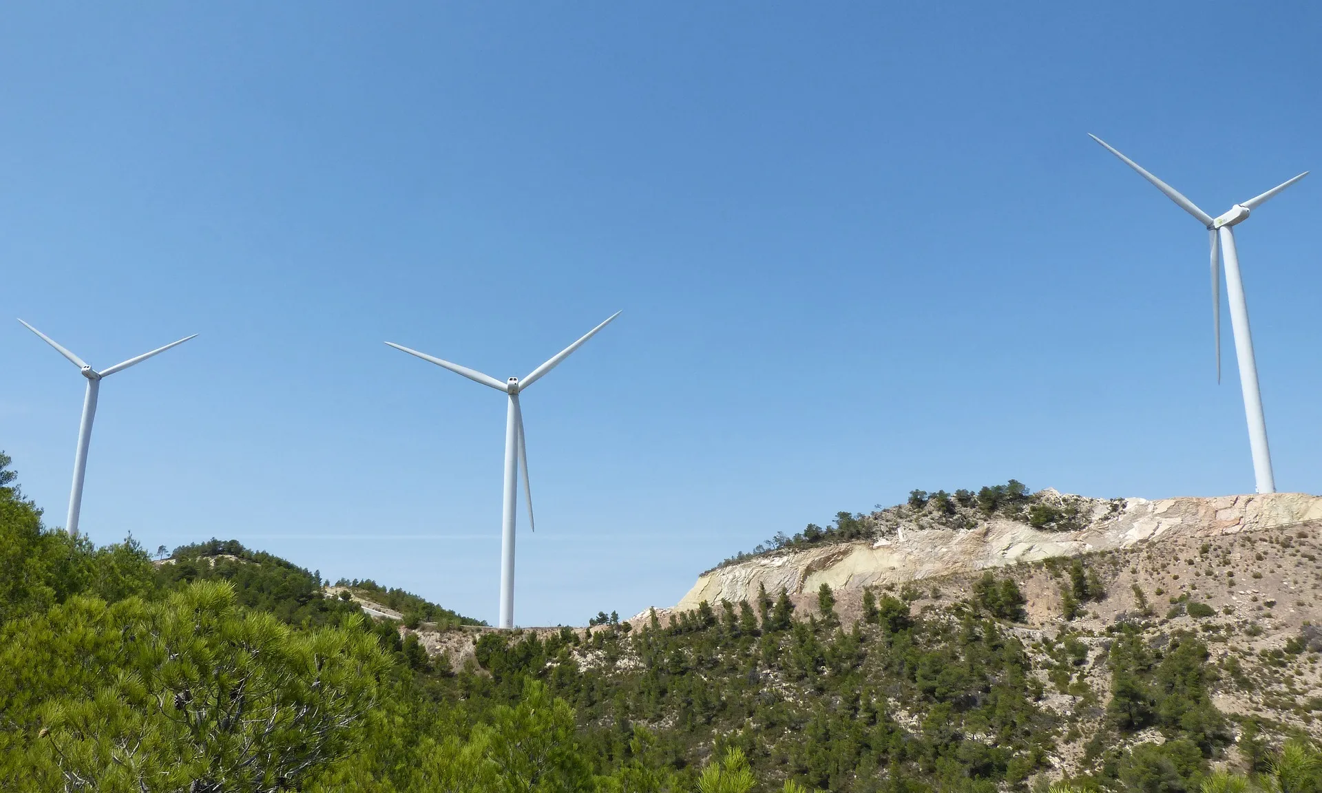 Estava projectada la implantació de nou aerogeneradors.