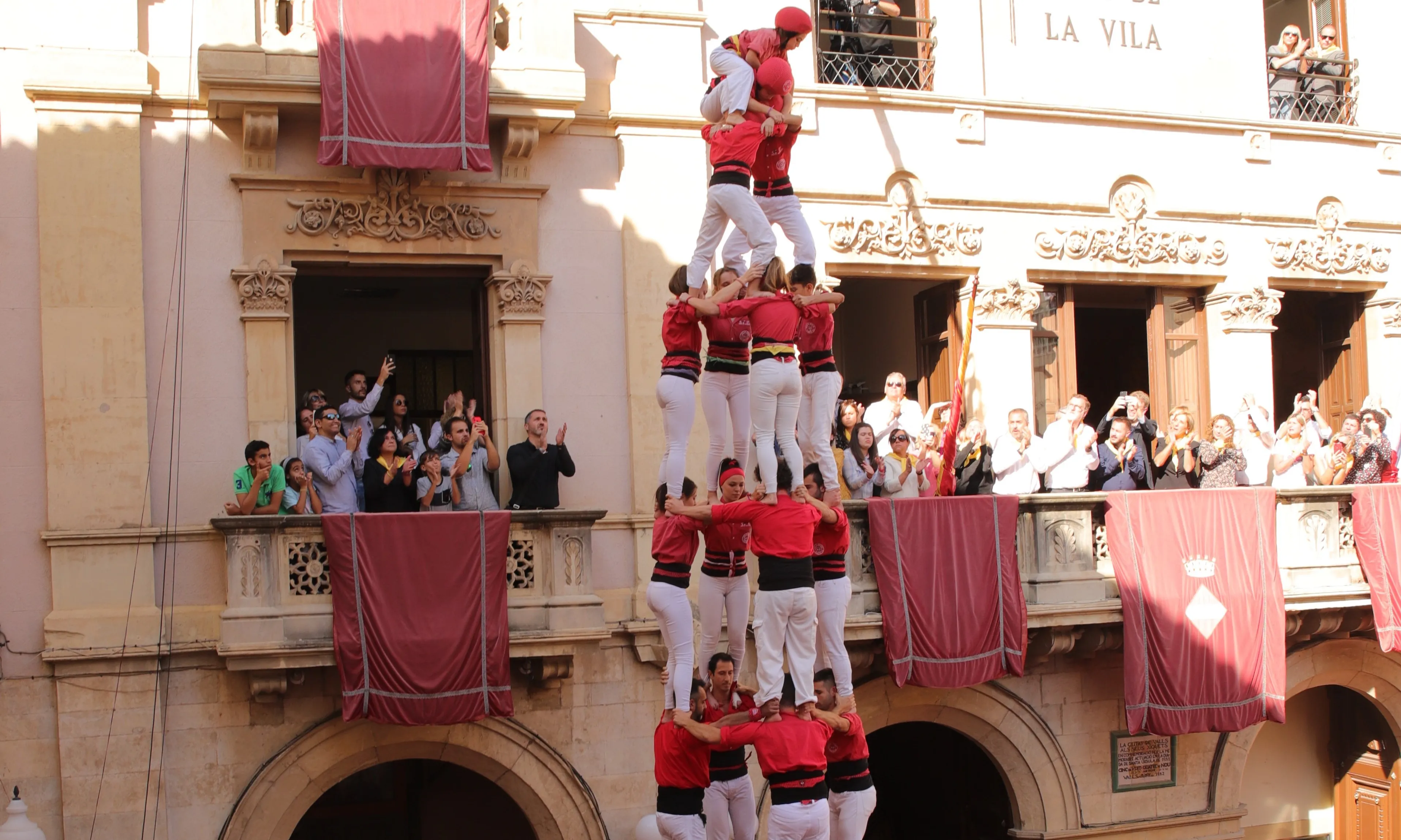 Només fa 40 anys que les dones participen en el món casteller.