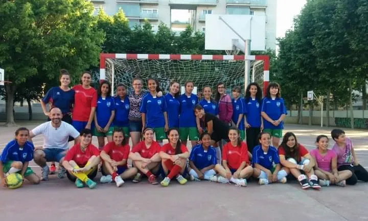 A partir del futbol, van organitzar un mundial de futbol femení amb Itàlia, Alemanya, Polònia Ucraïna, Romania i Hongria. Font: Zali Zor.