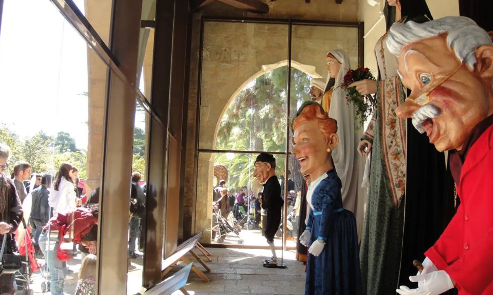 Jornada de portes obertes a la Casa dels Gegants de Tortosa.