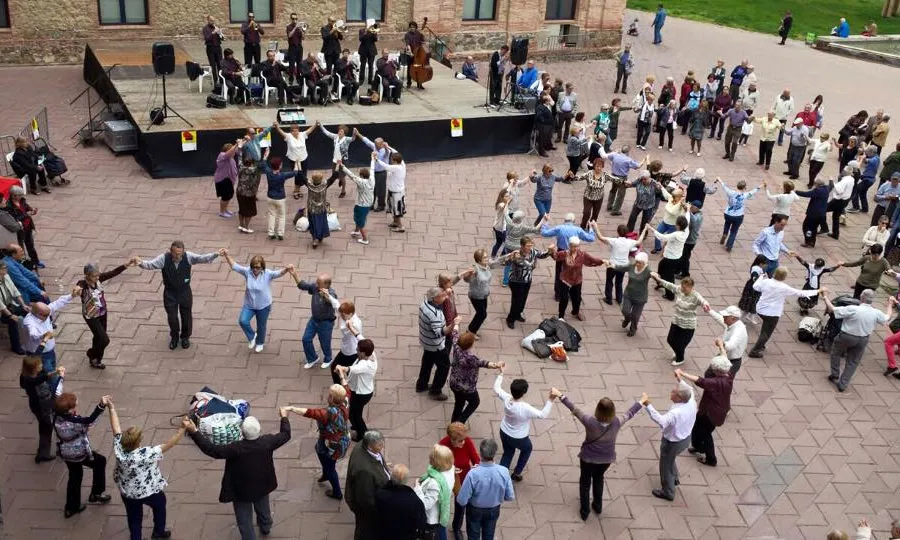 Les associacions culturals a les ciutats necessiten més participació.