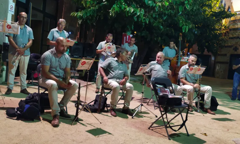 L'Agrupació Amics de la Sardana forma part de la organització.