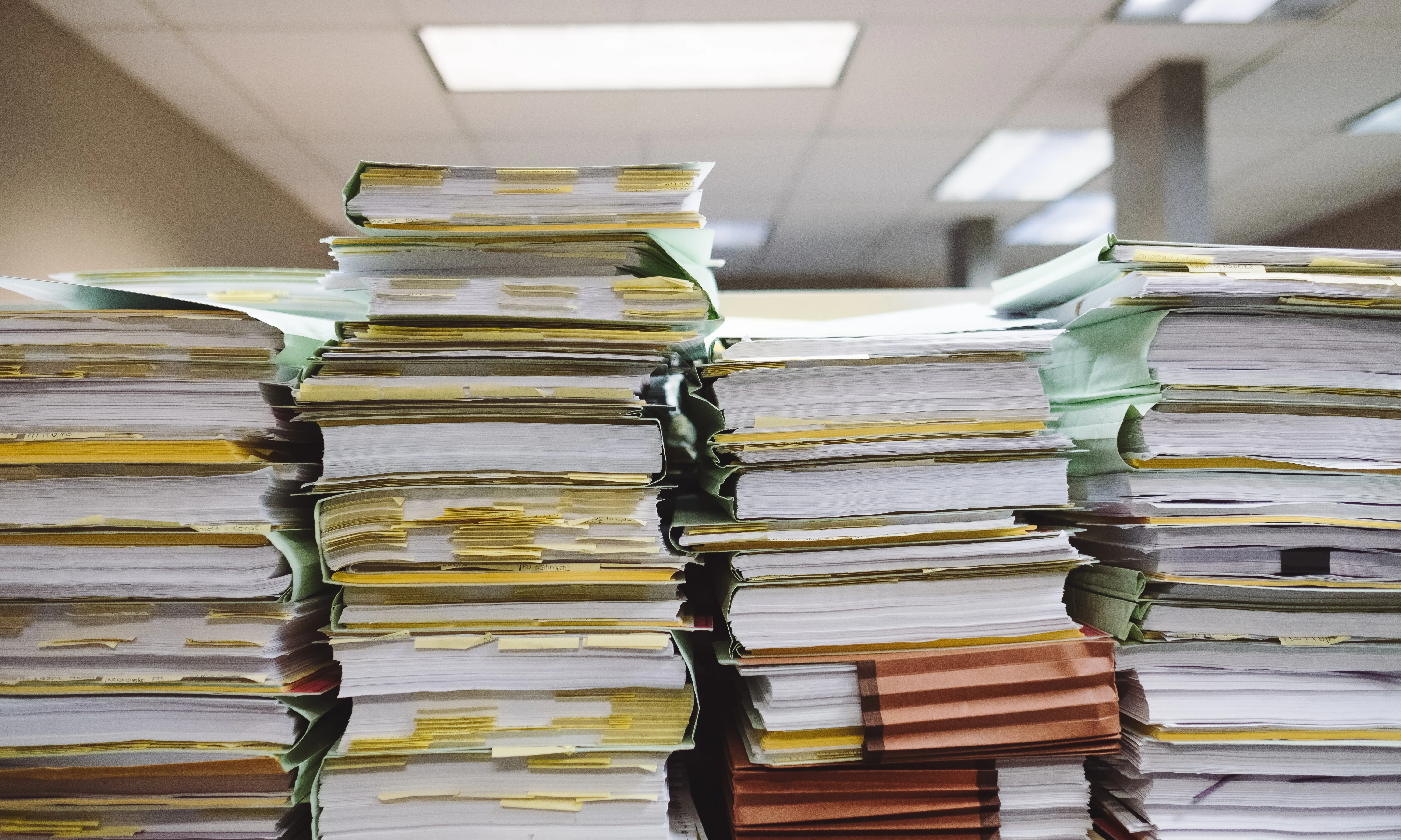 L’informe analitza diverses convocatòries de subvencions publicades per diferents administracions públiques.