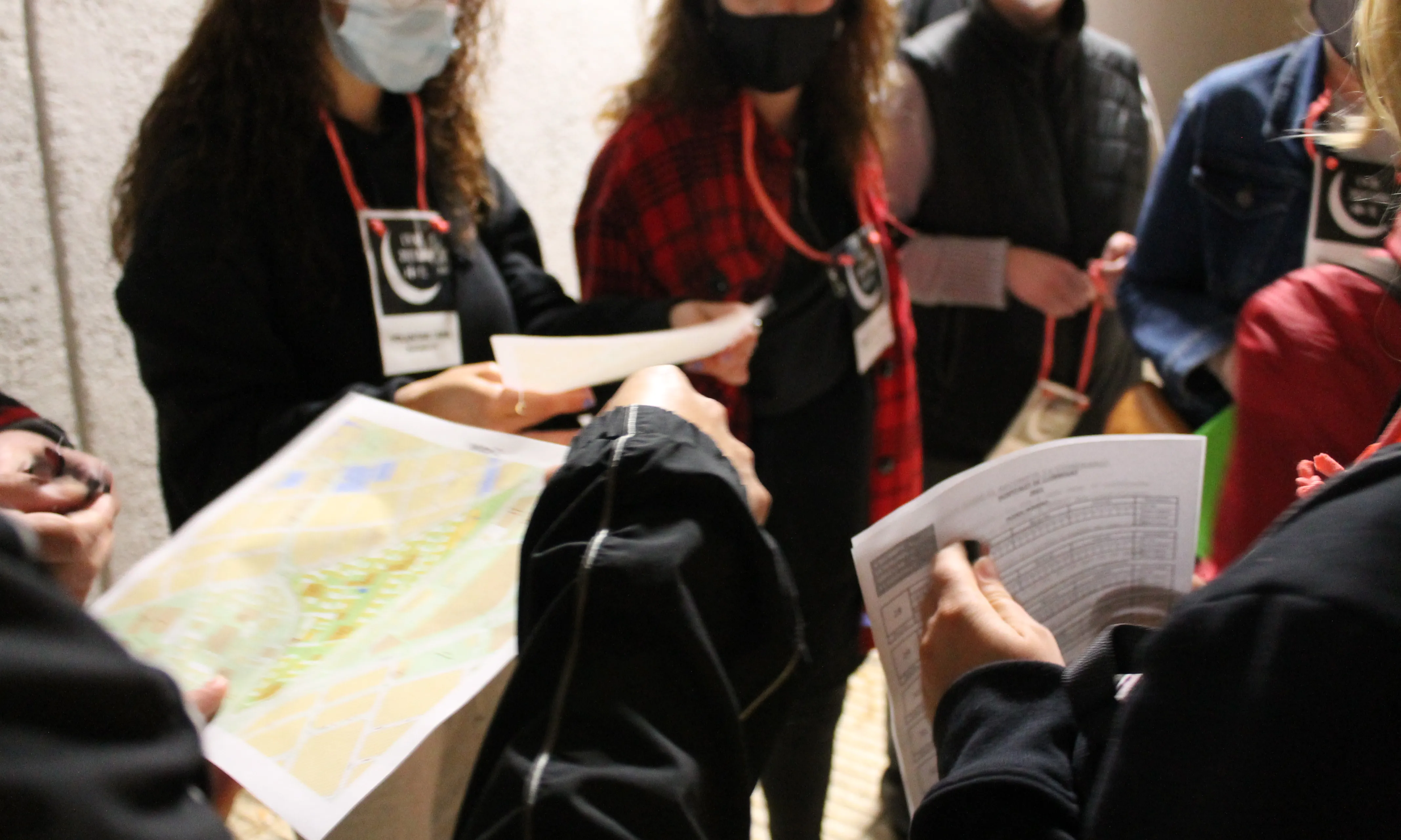 Un dels grups de persones voluntàries del recompte de persones sense llar a l'Hospitalet.