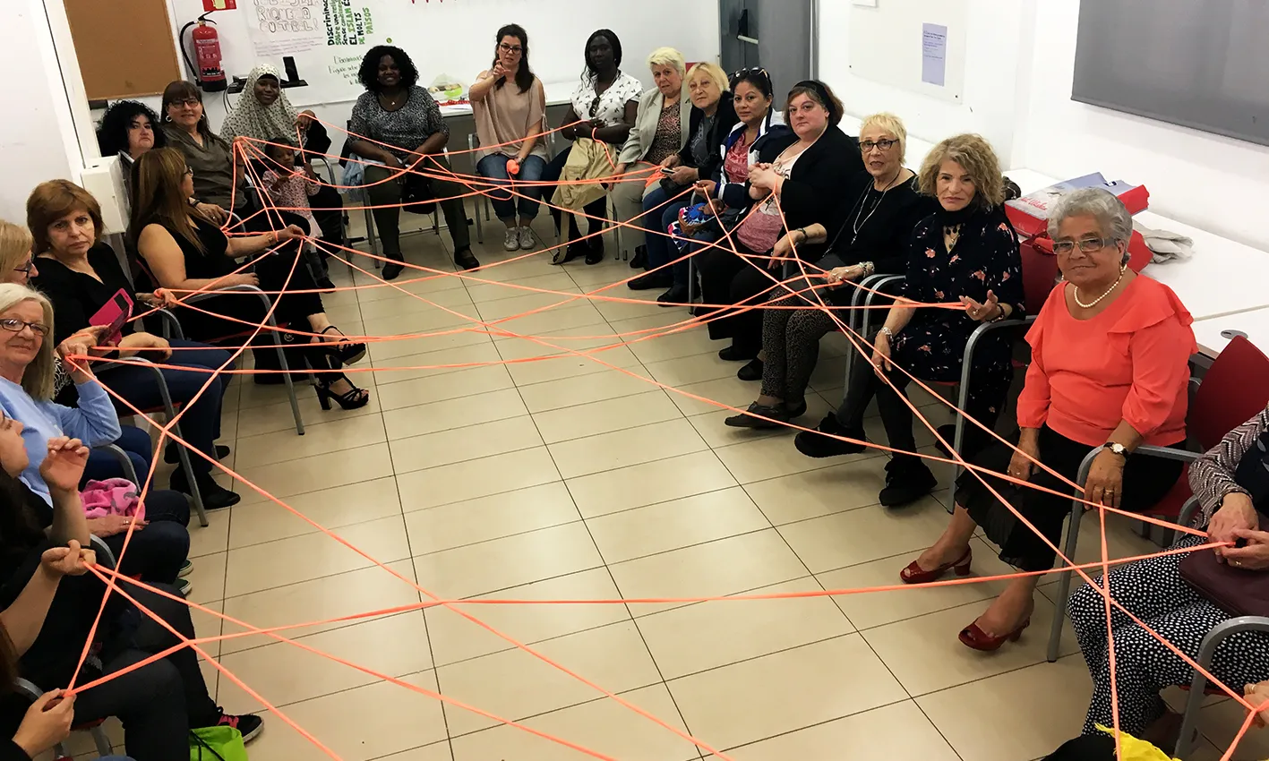 El grup de trobada de dones veïnes del barri Besòs i el Maresme.